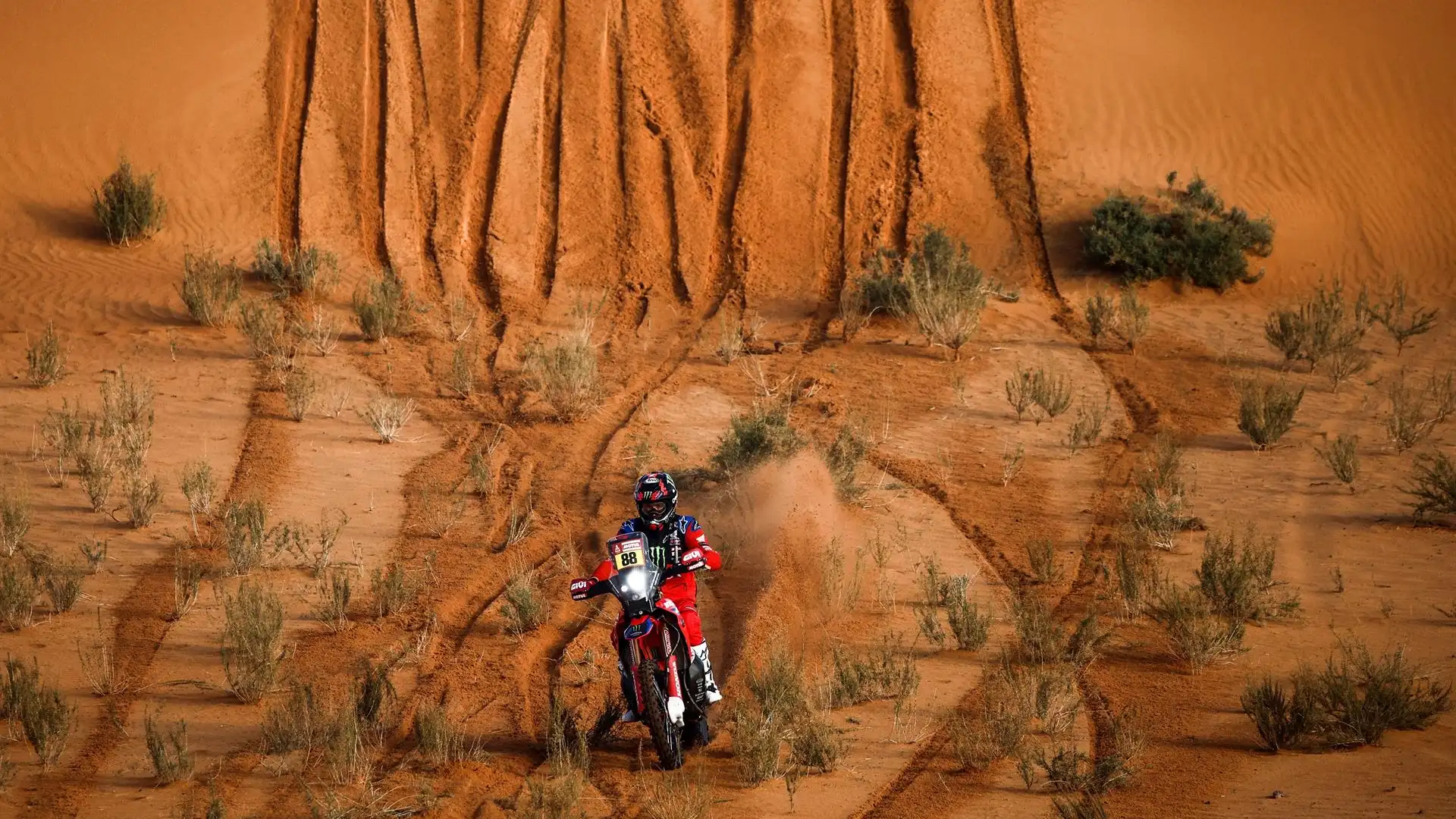 Joan Barreda gana en motos y Loeb vence a Al-Attiyah en coches en la etapa 3 del rally Dakar Joan Barreda gana en motos y Loeb vence a Al-Attiyah en coches en la etapa 3 del rally Dakar