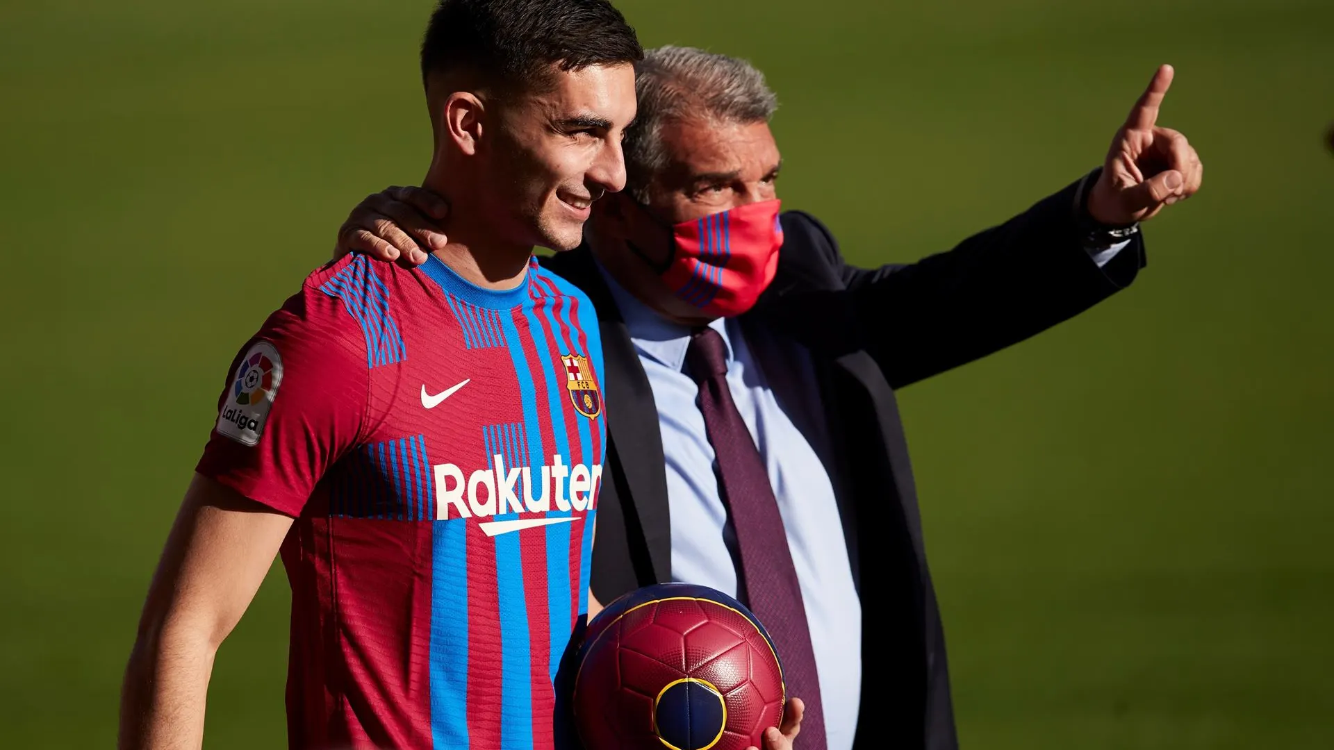 Laporta, sobre el posible fichaje de Haaland: "Todo es posible" Laporta, sobre el posible fichaje de Haaland: "Todo es posible"