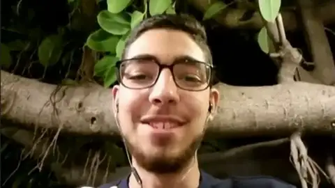 Abraham Rodríguez, uno de los palmeros que regresa a casa Abraham Rodríguez, uno de los palmeros que regresa a casa