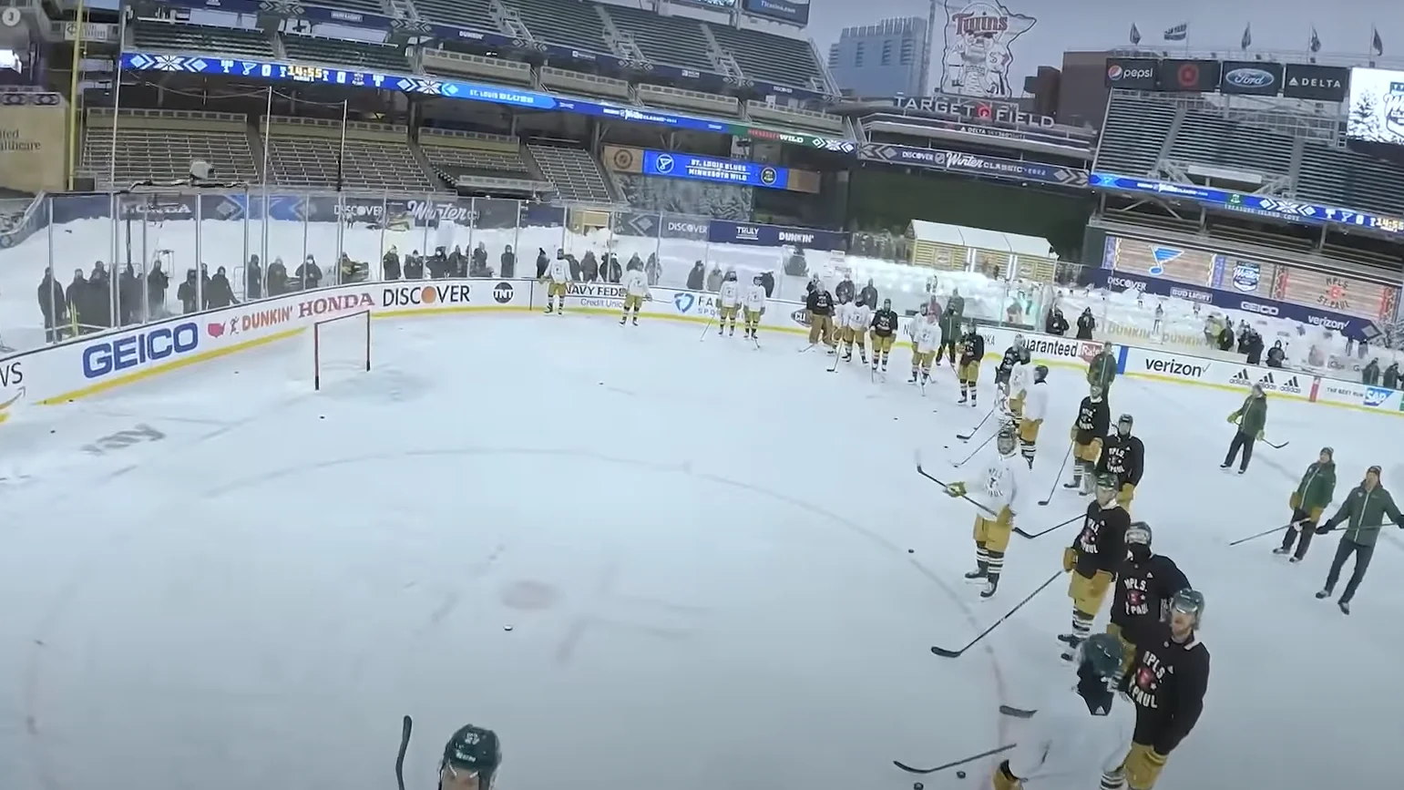 El partido m&aacute;s fr&iacute;o de la historia de la NHL se juega en Minnesota a -25&ordm;