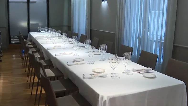 Mesa de un restaurante Mesa de un restaurante