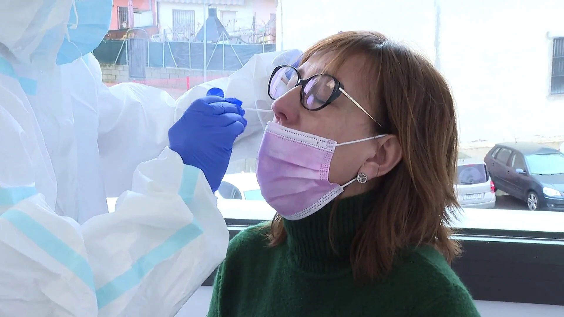 Ómicron dispara y multiplica las bajas laborales por coronavirus Ómicron dispara y multiplica las bajas laborales por coronavirus
