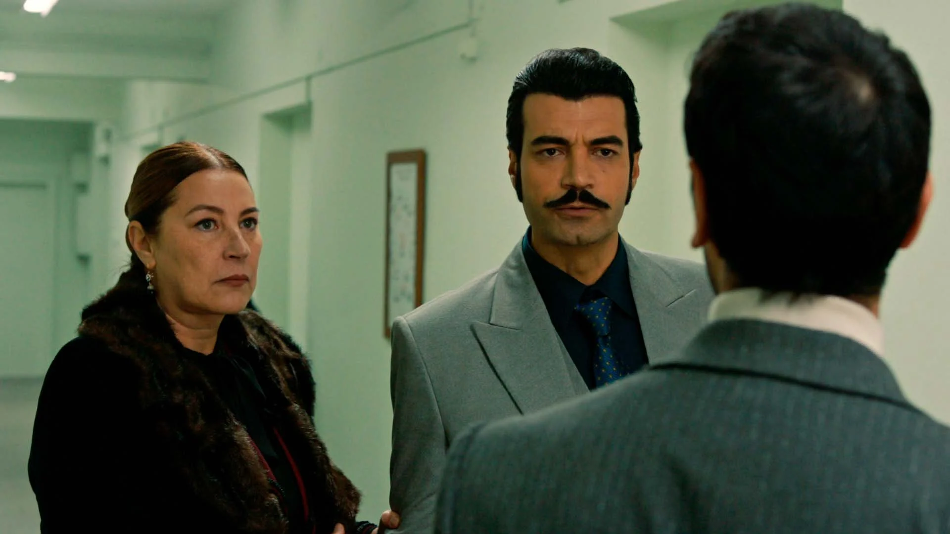Demir y Yilmaz, cara a cara, esperan la llegada de sus hijos Demir y Yilmaz, cara a cara, esperan la llegada de sus hijos