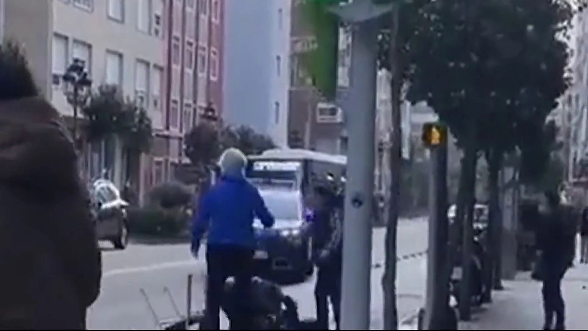 Un hombre recibe una brutal paliza por defender a una mujer a la que habían agredido en Vigo Un hombre recibe una brutal paliza por defender a una mujer a la que habían agredido en Vigo
