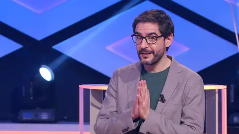 El momentazo de Juanra Bonet recitando un poema de Quevedo… ¡sobre los pedos! El momentazo de Juanra Bonet recitando un poema de Quevedo… ¡sobre los pedos!