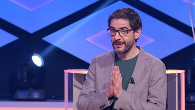 El momentazo de Juanra Bonet recitando un poema de Quevedo… ¡sobre los pedos!