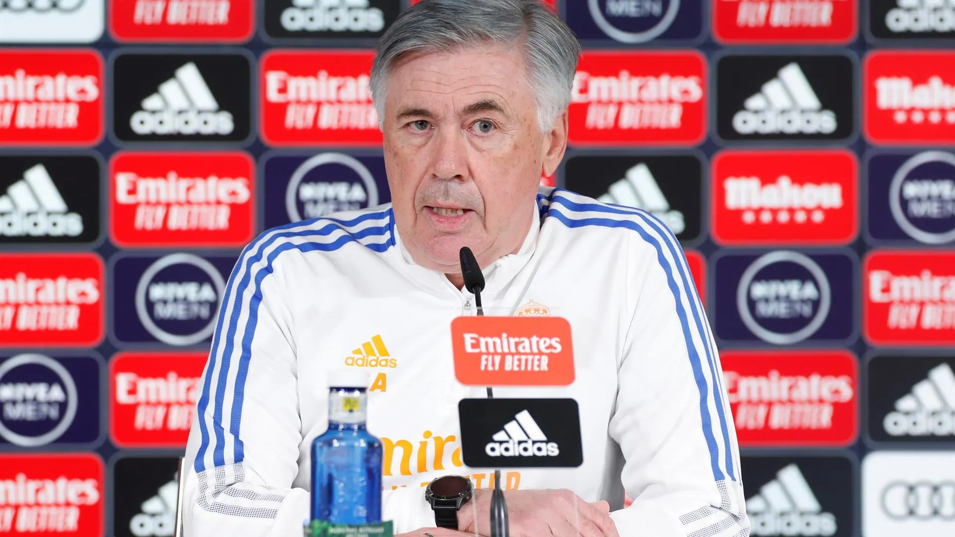 Carlo Ancelotti en rueda de prensa Carlo Ancelotti en rueda de prensa