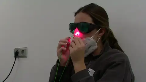 Universidad de Navarra ensaya un tratamiendo de fotodesinfección nasal que reduciría al mínimo el contagio por Covid Universidad de Navarra ensaya un tratamiendo de fotodesinfección nasal que reduciría al mínimo el contagio por Covid