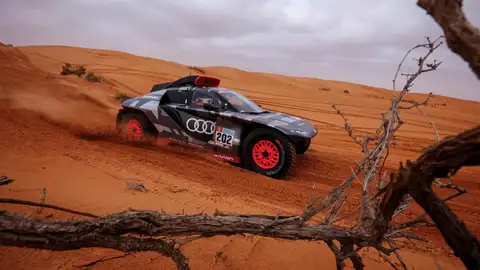 Carlos Sainz hace historia con Audi y gana la etapa 3 del rally Dakar Carlos Sainz hace historia con Audi y gana la etapa 3 del rally Dakar