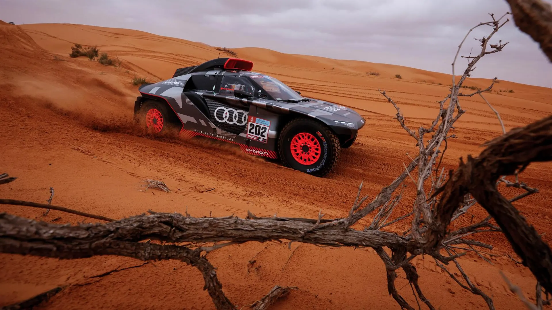 Carlos Sainz hace historia con Audi y gana la etapa 3 del rally Dakar Carlos Sainz hace historia con Audi y gana la etapa 3 del rally Dakar