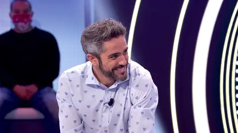 “Eres más guapo en la tele que en persona”, el zasca que recibió Roberto Leal de una seguidora de ‘Pasapalabra’ “Eres más guapo en la tele que en persona”, el zasca que recibió Roberto Leal de una seguidora de ‘Pasapalabra’