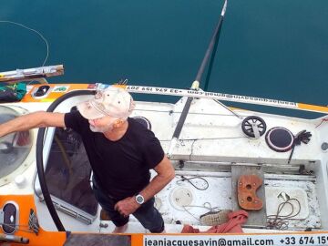 El increíble reto de un francés de 74 años que intentará cruzar el Atlántico en canoa