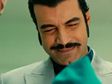 El momento más emotivo: Demir conoce a su hija ante los ojos de Yilmaz El momento más emotivo: Demir conoce a su hija ante los ojos de Yilmaz