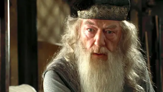 Michael Gambon como Dumbledore Michael Gambon como Dumbledore