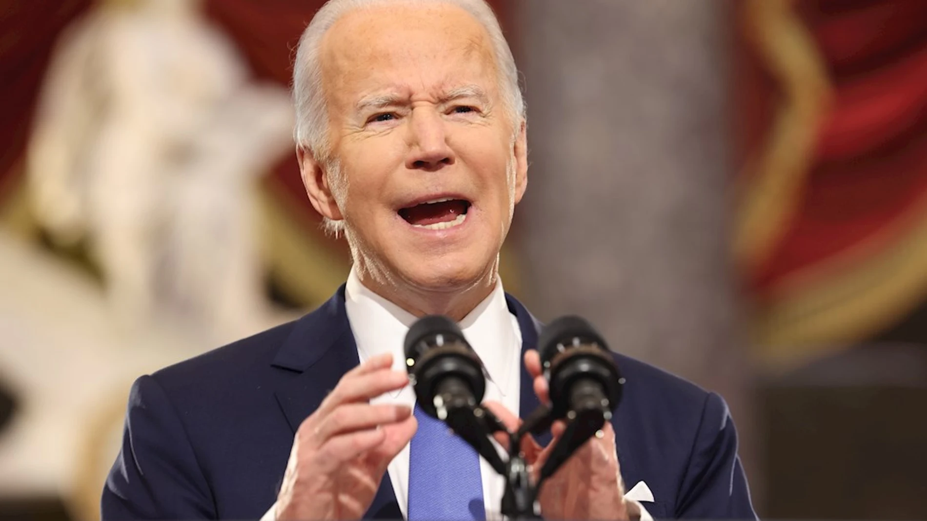 El presidente de EE.UU. Joe Biden pronuncia un discurso en la conmemoración del primer aniversario del asalto al Capitolio en Washington