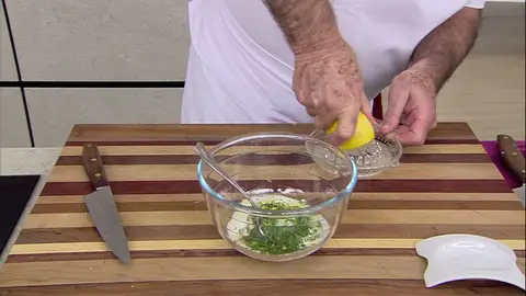 El paso a paso para una deliciosa salsa de yogur El paso a paso para una deliciosa salsa de yogur