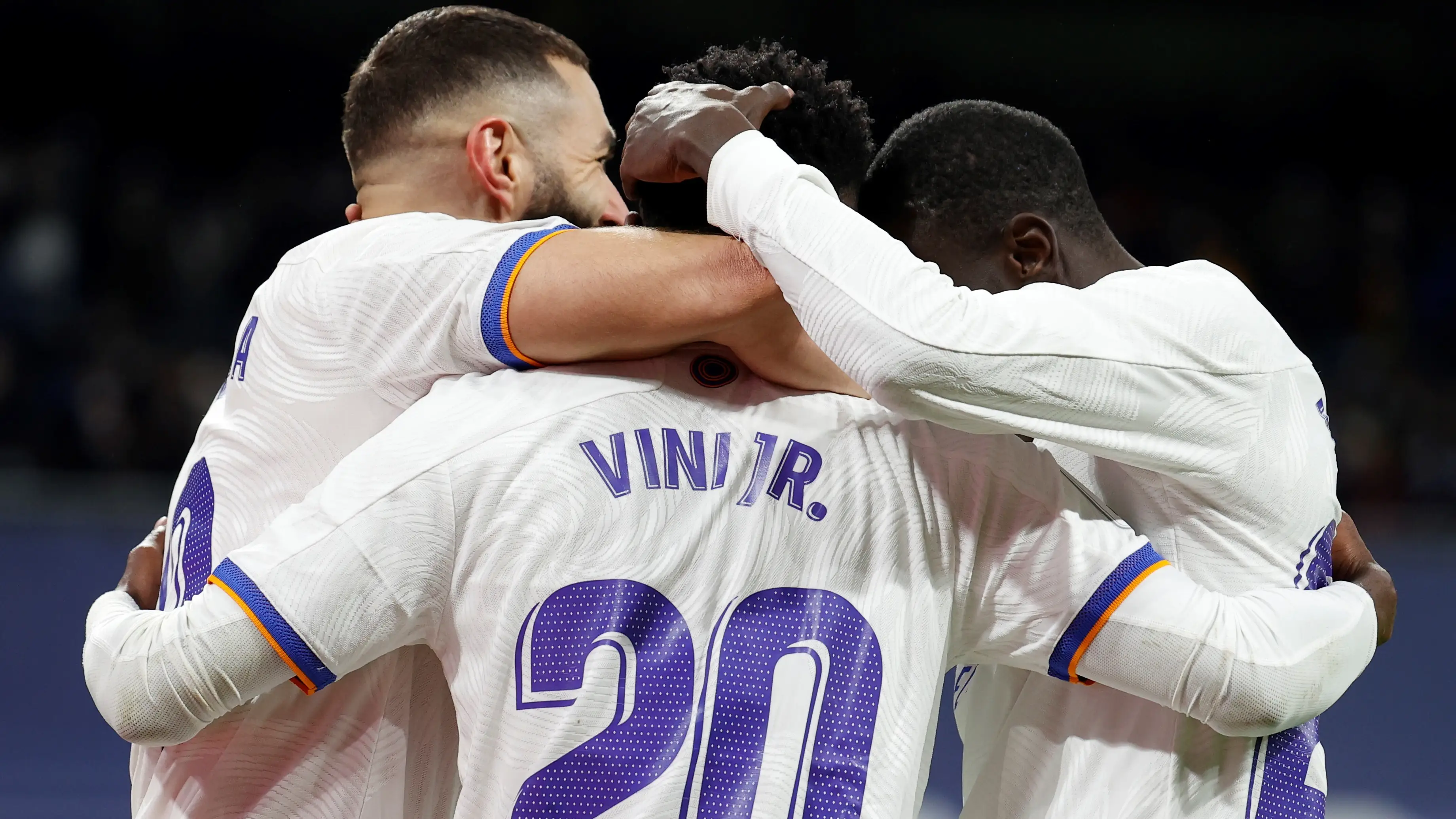 Benzema y Vinicius se gustan en la segunda parte y golean al Valencia en el Bernabéu Benzema y Vinicius se gustan en la segunda parte y golean al Valencia en el Bernabéu