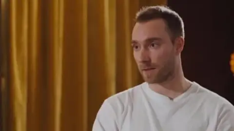 Eriksen quiere volver a jugar al fútbol Eriksen quiere volver a jugar al fútbol