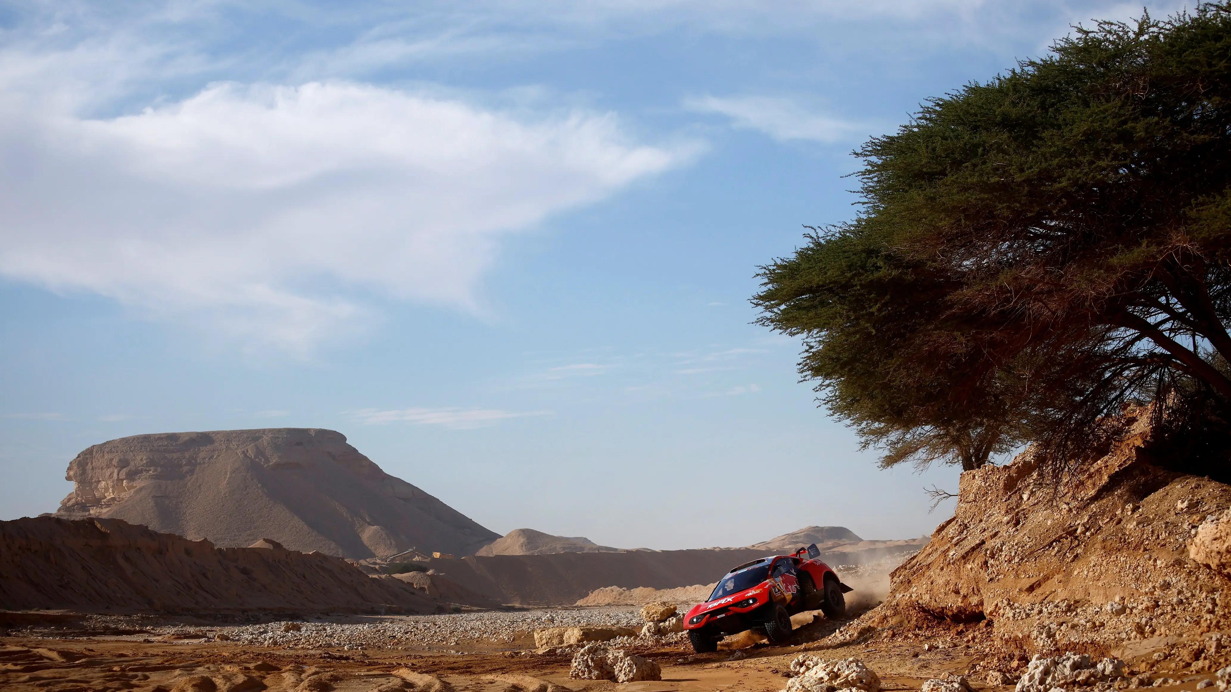 Loeb gana la 7º etapa del Rally Dakar por delante de Al-Attiyah, Sainz ha sido 3º Loeb gana la 7º etapa del Rally Dakar por delante de Al-Attiyah, Sainz ha sido 3º