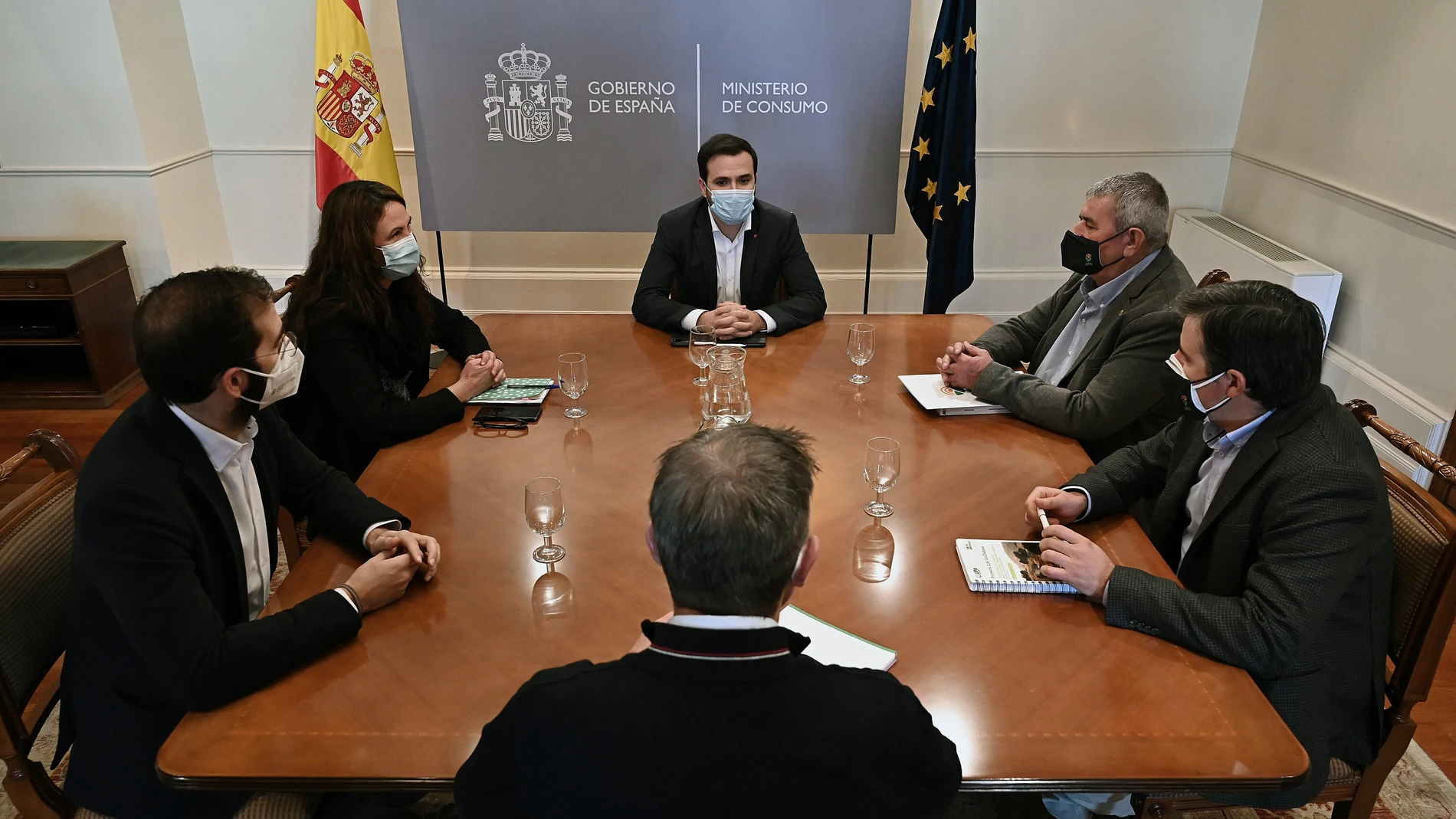 Alberto Garzón en la reunión con representantes de UPA