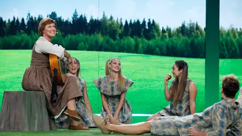 Tania Llasera nos devuelve a la niñez con ‘Do-re-mi’ de Julie Andrews Tania Llasera nos devuelve a la niñez con ‘Do-re-mi’ de Julie Andrews