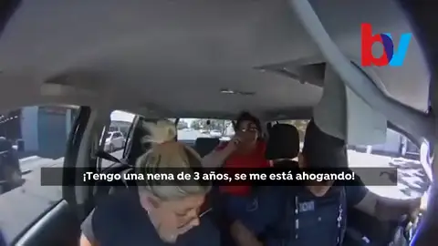 Los 93 segundos de angustia de una madre argentina mientras la policía trata de reanimar a su hija de 3 años Los 93 segundos de angustia de una madre argentina mientras la policía trata de reanimar a su hija de 3 años