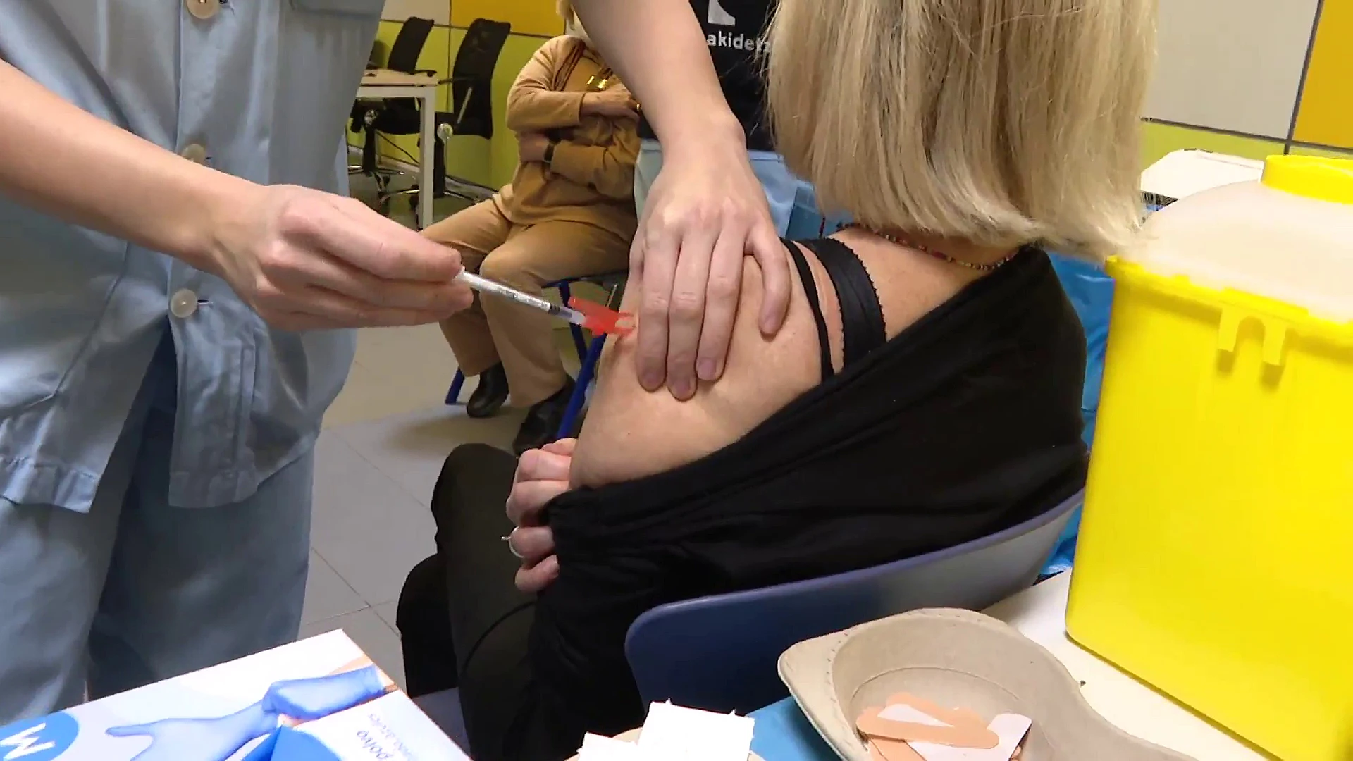 Sanidad aprueba una cuarta dosis de la vacuna contra la Covid-19 para inmunodeprimidos 5 meses despu&eacute;s de la tercera
