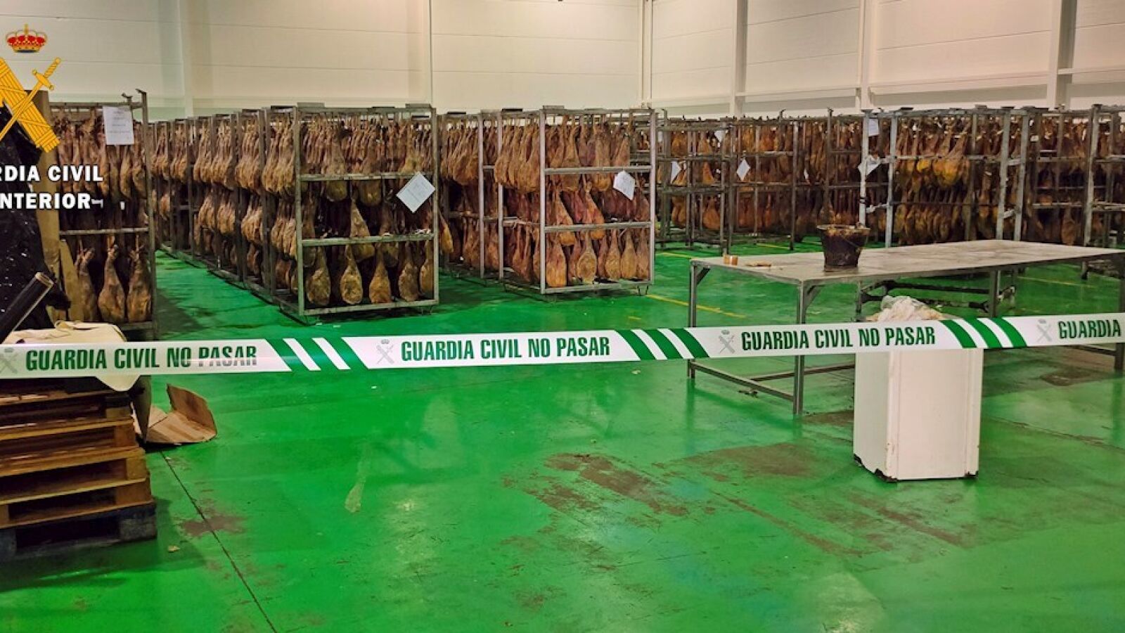 La Guardia Civil destruirá 19.600 jamones que se comercializaban como ibéricos