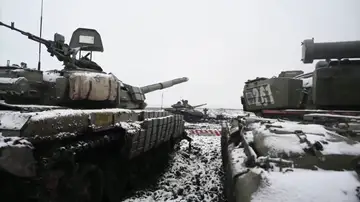 Tanques rusos en plena polémica por la situación en Ucrania