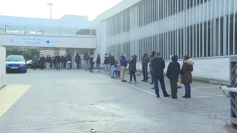 Colas en los centros de salud Colas en los centros de salud