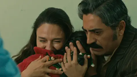 “Cuida de mi hija”: La promesa que destroza el corazón de Saniye “Cuida de mi hija”: La promesa que destroza el corazón de Saniye