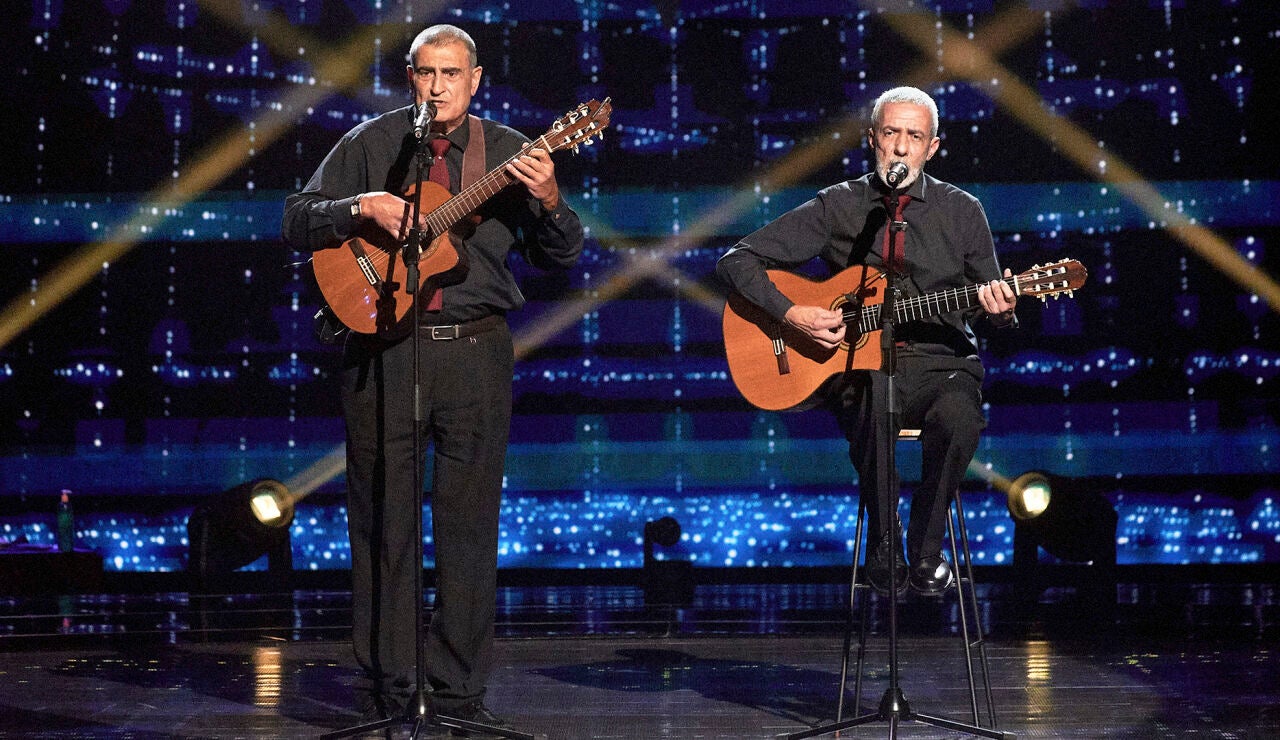Aztlán canta ‘La media vuelta’ en las Audiciones a ciegas de ’La Voz Senior’