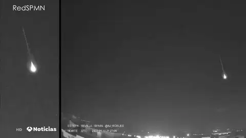 Las imágenes de cómo un bólido atraviesa el cielo en Ciudad Real Las imágenes de cómo un bólido atraviesa el cielo en Ciudad Real