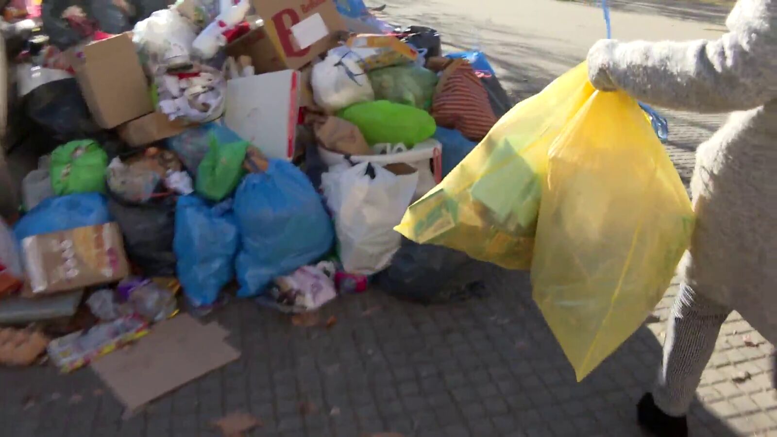 El servicio de recogida de basura de Salt desconvoca la huelga iniciada hace 22 días 