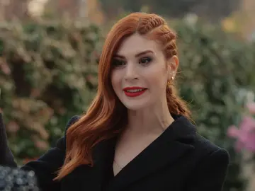 La fea jugarreta de Gönül a Bahar: le prohíbe la entrada tras invitarla La fea jugarreta de Gönül a Bahar: le prohíbe la entrada tras invitarla