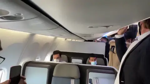 VÍDEO: Así ha sido la llegada de Djokovic a Belgrado tras su deportación de Australia VÍDEO: Así ha sido la llegada de Djokovic a Belgrado tras su deportación de Australia