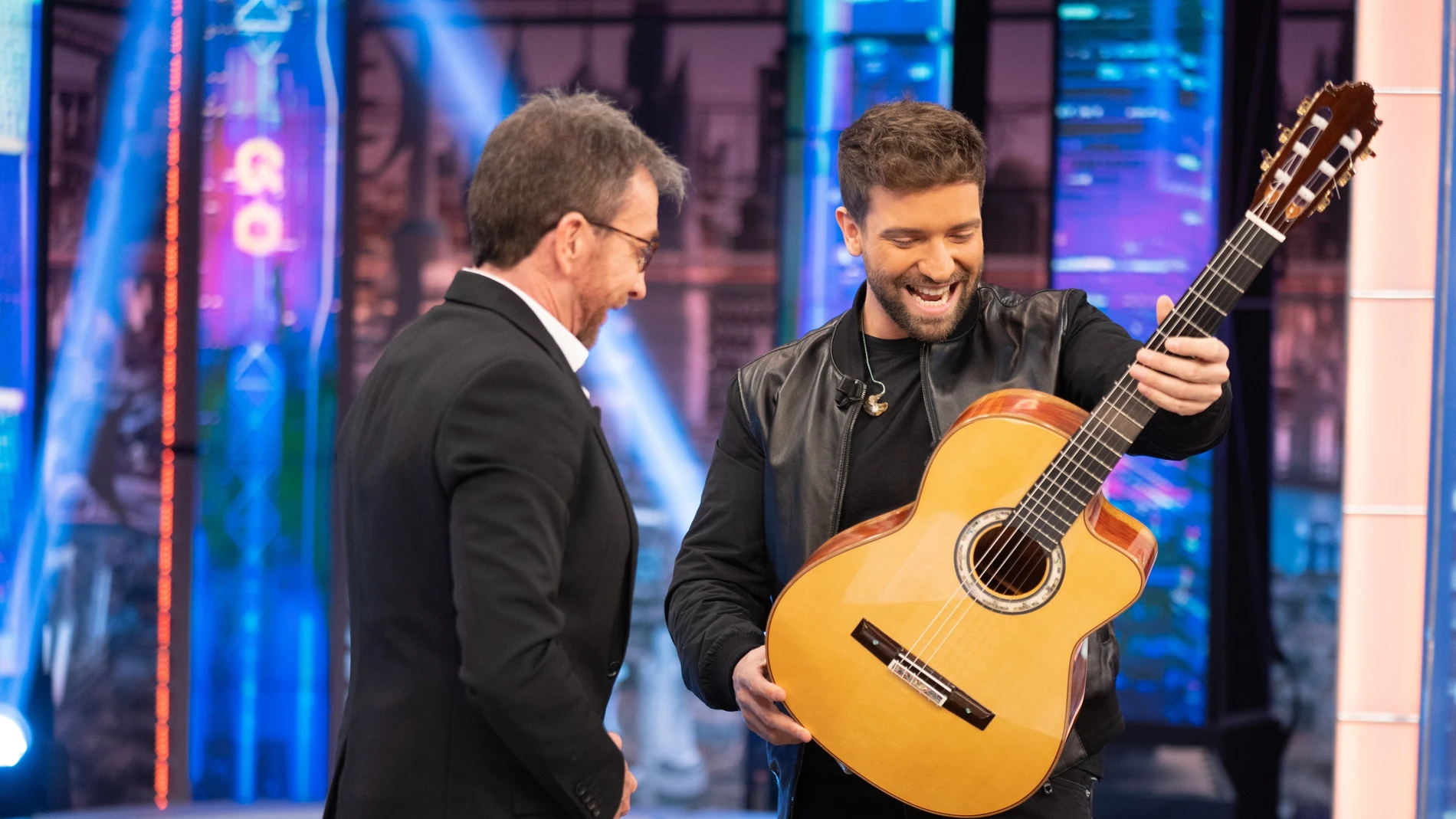 Pablo Alborán estrena la guitarra de su nueva gira en 'El Hormiguero 3.0': "¡Suena que te mueres!