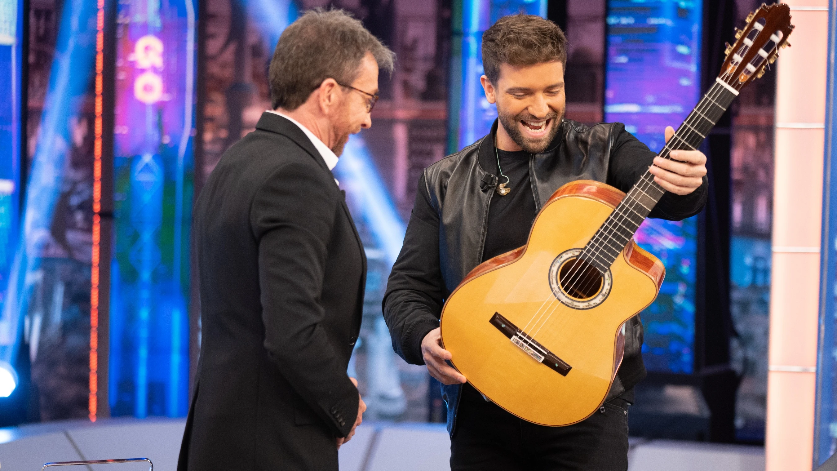 Pablo Alborán estrena la guitarra de su nueva gira en 'El Hormiguero 3.0': "¡Suena que te mueres! Pablo Alborán estrena la guitarra de su nueva gira en 'El Hormiguero 3.0': "¡Suena que te mueres!