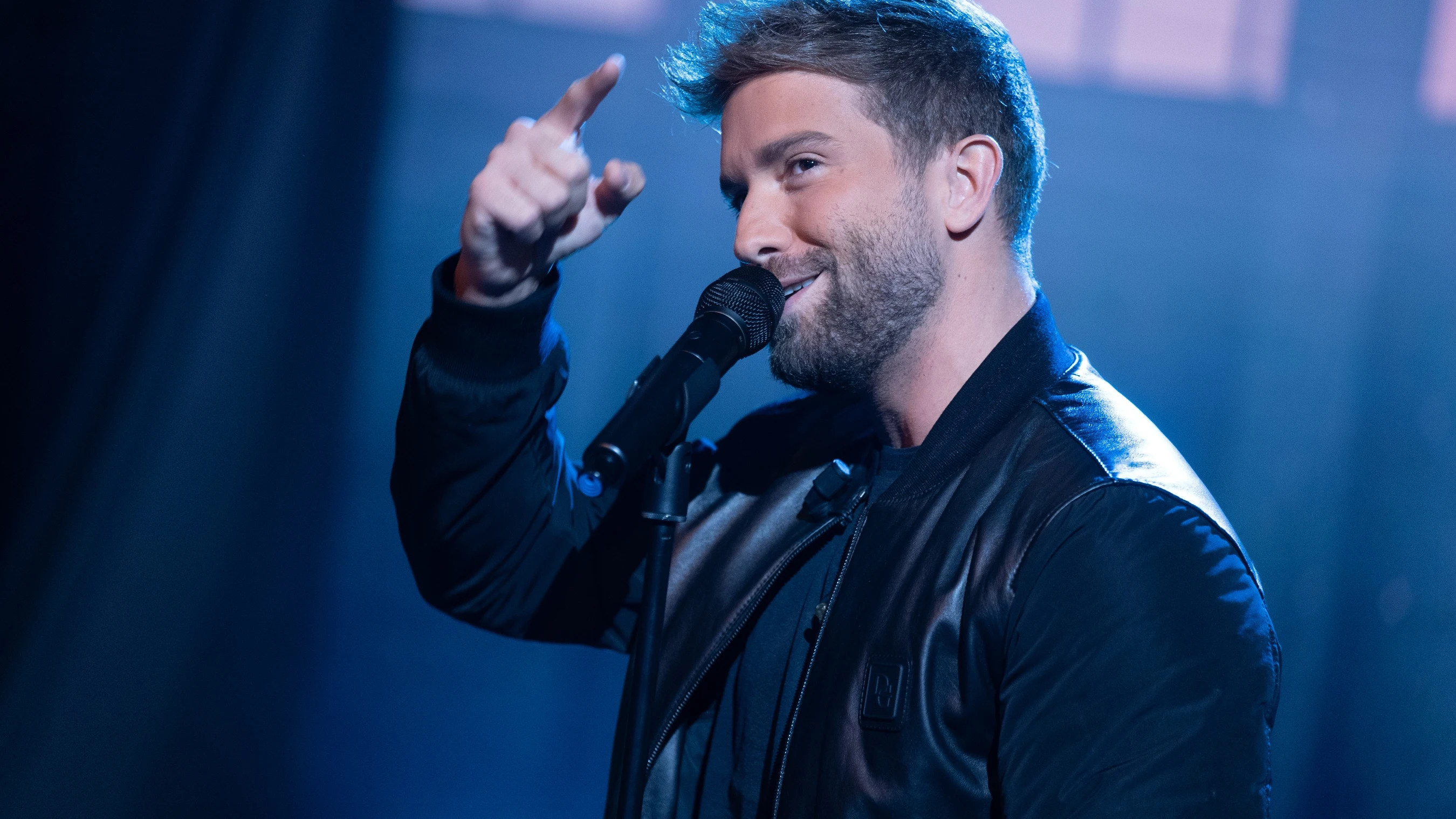 Pablo Alborán canta 'Castillos de arena' en directo en 'El Hormiguero 3.0'