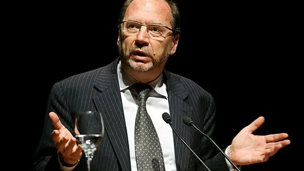 El virólogo Peter Piot El virólogo Peter Piot