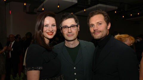 Caitriona Balfe con su marido, Anthony McGill, y Jamie Dornan