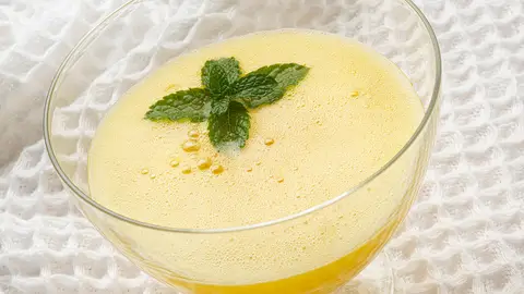 Karlos Arguiñano: zumo de piña y apio, "un trago que alimenta" Karlos Arguiñano: zumo de piña y apio, "un trago que alimenta"