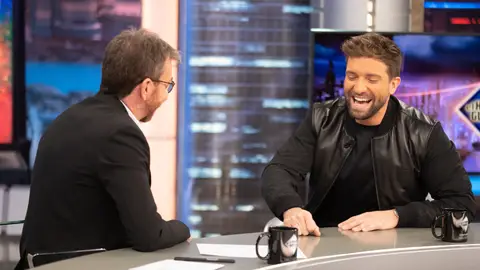 El llamativo calzoncillo que Pablo Alborán se puso para la última gala de los Grammy El llamativo calzoncillo que Pablo Alborán se puso para la última gala de los Grammy