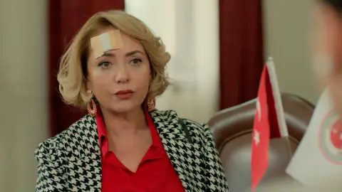 Sermin denuncia a Sabahattin por malos tratos Sermin denuncia a Sabahattin por malos tratos