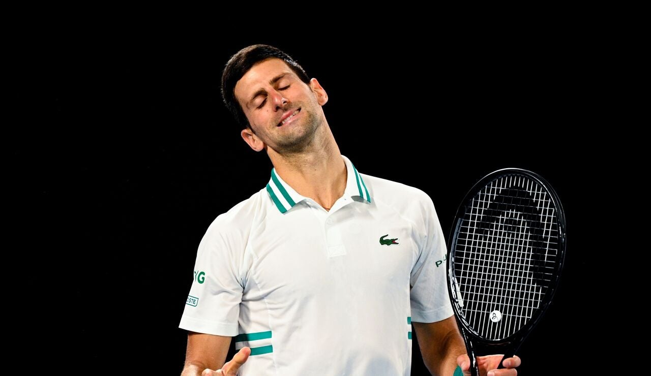 Novak Djokovic se lamenta en mitad de un partido