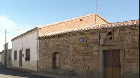 La vivienda donde han encontrado el cadáver La vivienda donde han encontrado el cadáver