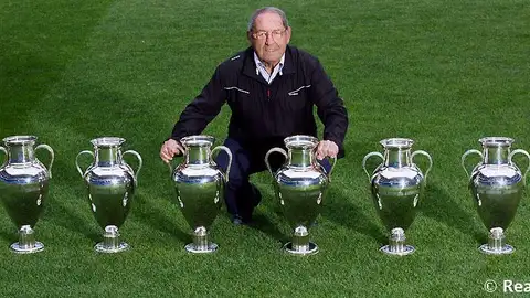 Muere Francisco Gento, leyenda del Real Madrid y único futbolista con 6 Copas de Europa Muere Francisco Gento, leyenda del Real Madrid y único futbolista con 6 Copas de Europa