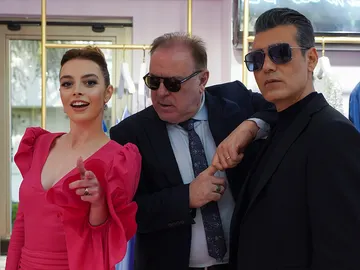 Cansu Dere, Melis Sezen, Caner Cindoruk... la verdadera relación de los actores de 'Infiel' Cansu Dere, Melis Sezen, Caner Cindoruk... la verdadera relación de los actores de 'Infiel'