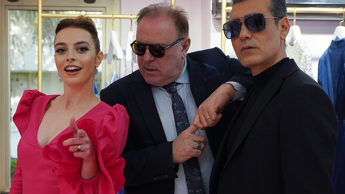 Cansu Dere, Melis Sezen, Caner Cindoruk... la verdadera relaci&oacute;n de los actores de 'Infiel'