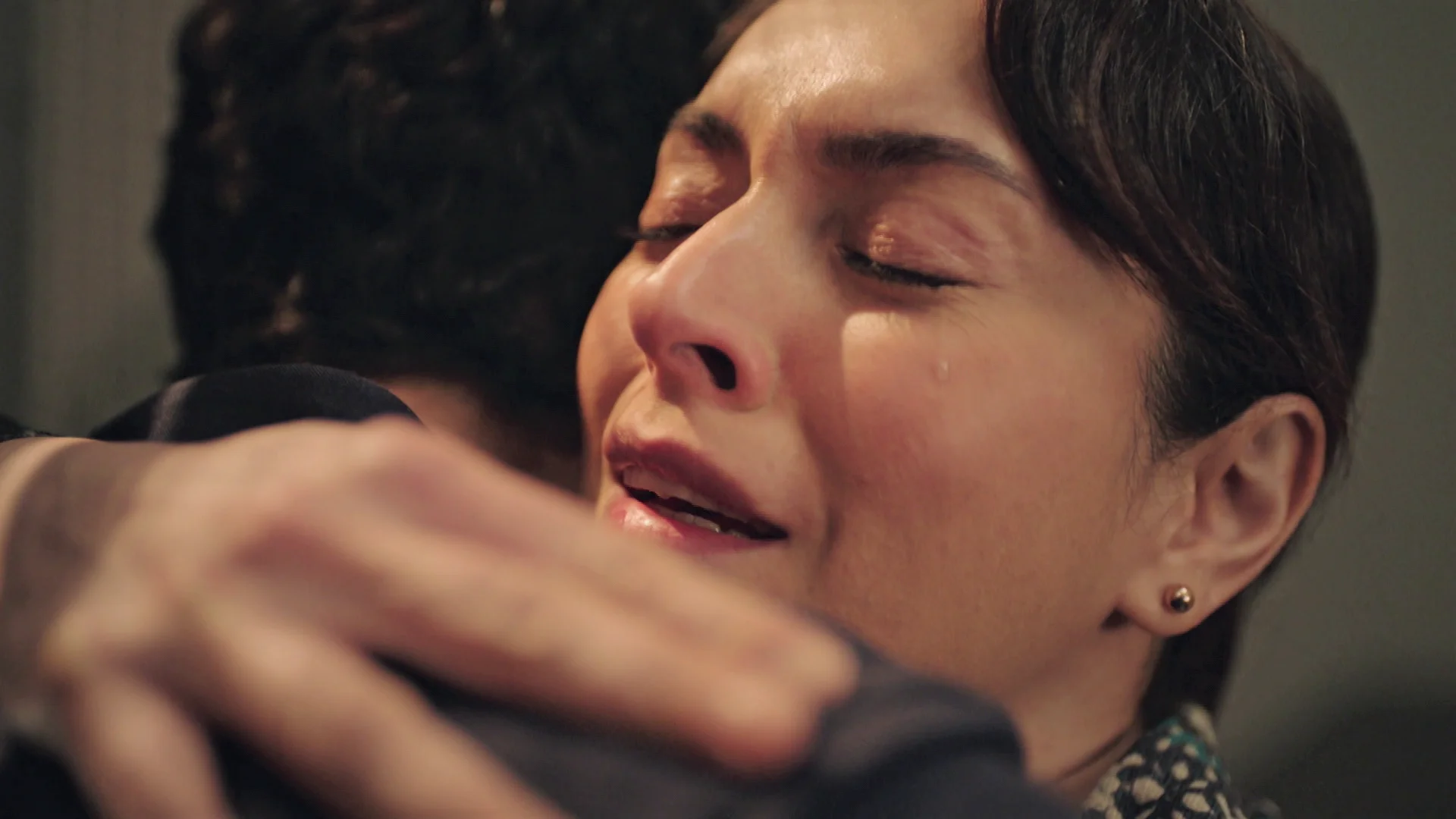 Emoción a flor de piel: Safiye se reencuentra con Naci con un tierno abrazo Mejores momentos | Capítulo 54